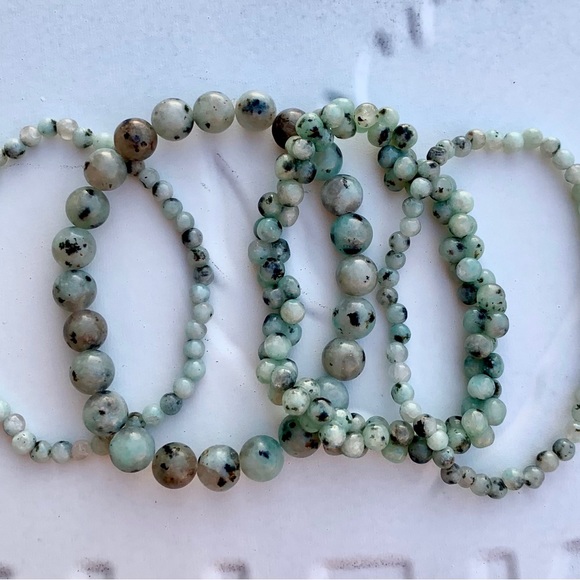 Natural Pale Green Kiwi Jasper Smooth Round Gemstone Bead Bracelet Stack - Picture 4 of 11